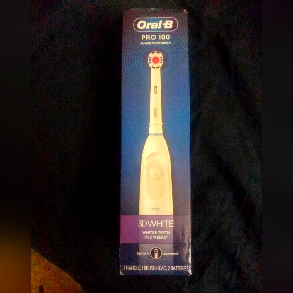 Oral-B Pro 100 Electric Toothbrush - White and Blue